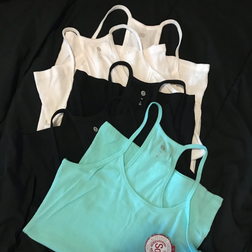 5 tank tops, all never worn!